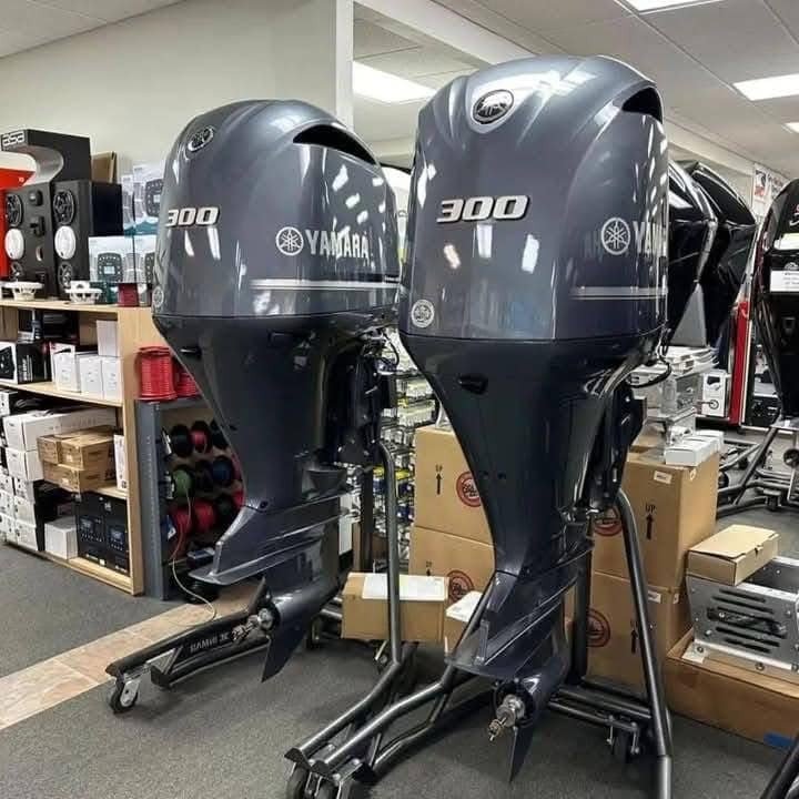 Twin Yamaha F300XCA Outboard Motor - Image 2
