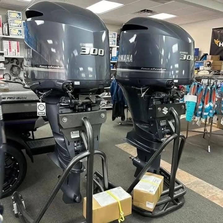 Twin Yamaha F300XCA Outboard Motor - Image 4