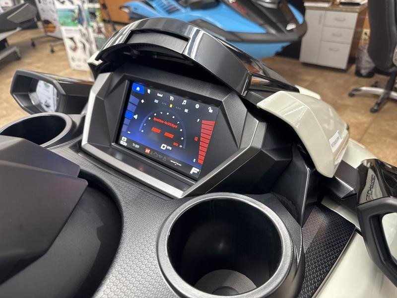 Buy 2025 Yamaha FX Limited SVHO - Image 8