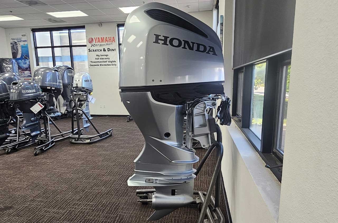 Honda 250hp Outboard iST Engine | BF250DUCDA | Scratch & Dent - Image 3