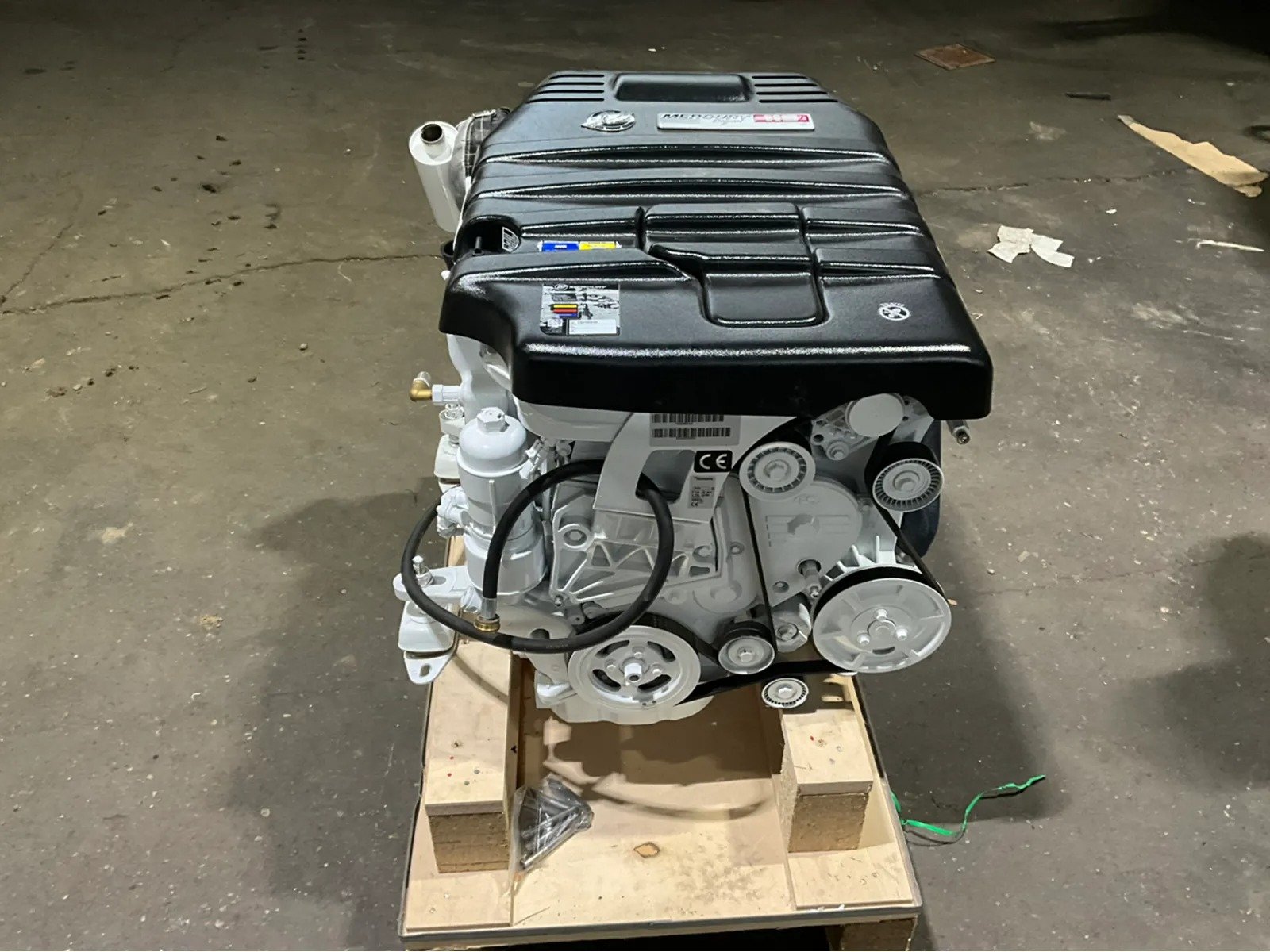 Mercury 115HP 2.0L diesel inboard Engine - Image 12