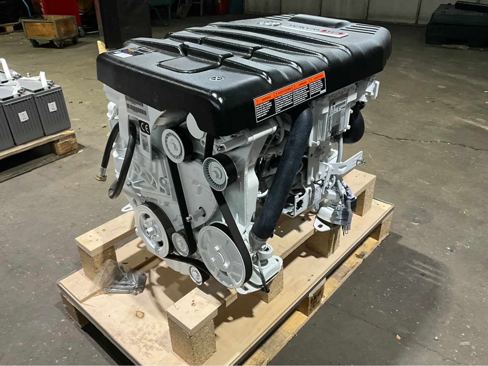 Mercury 115HP 2.0L diesel inboard Engine - Image 2