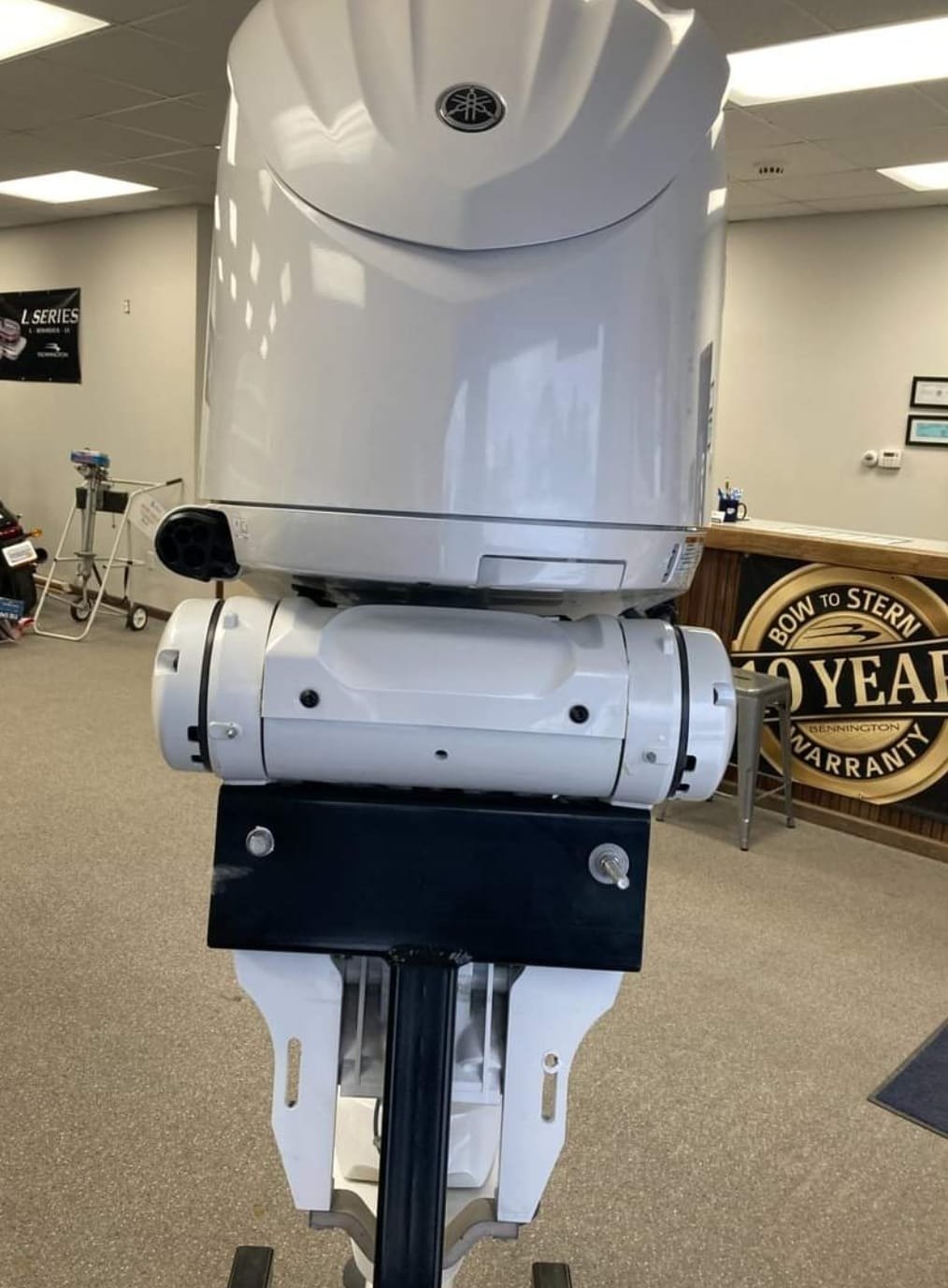 2022 Yamaha F300XSB2 Outboard Motor - Image 4