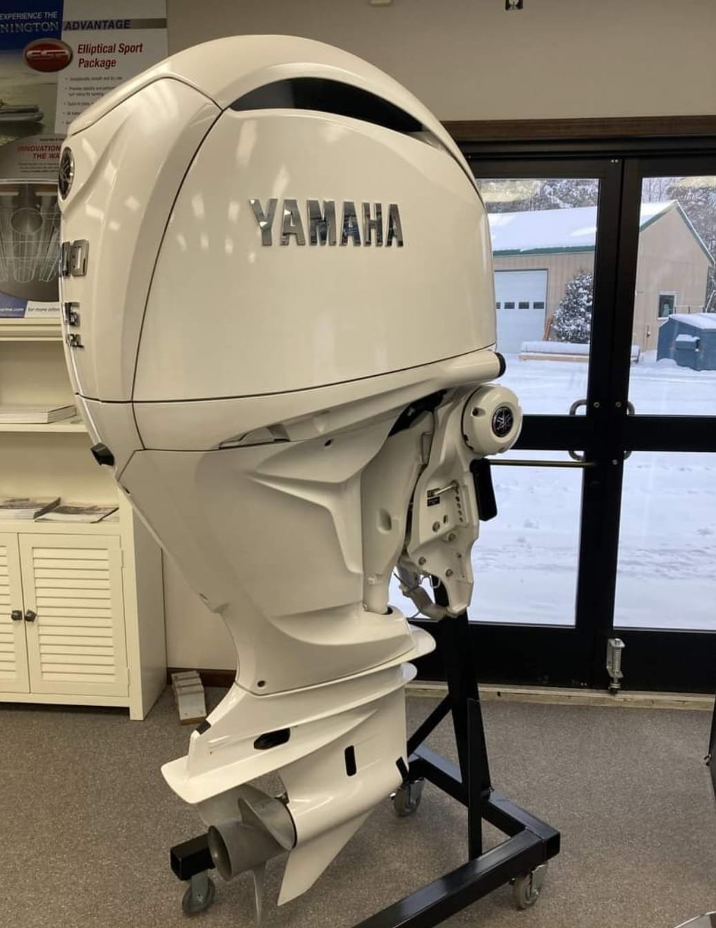 2022 Yamaha F300XSB2 Outboard Motor - Image 2