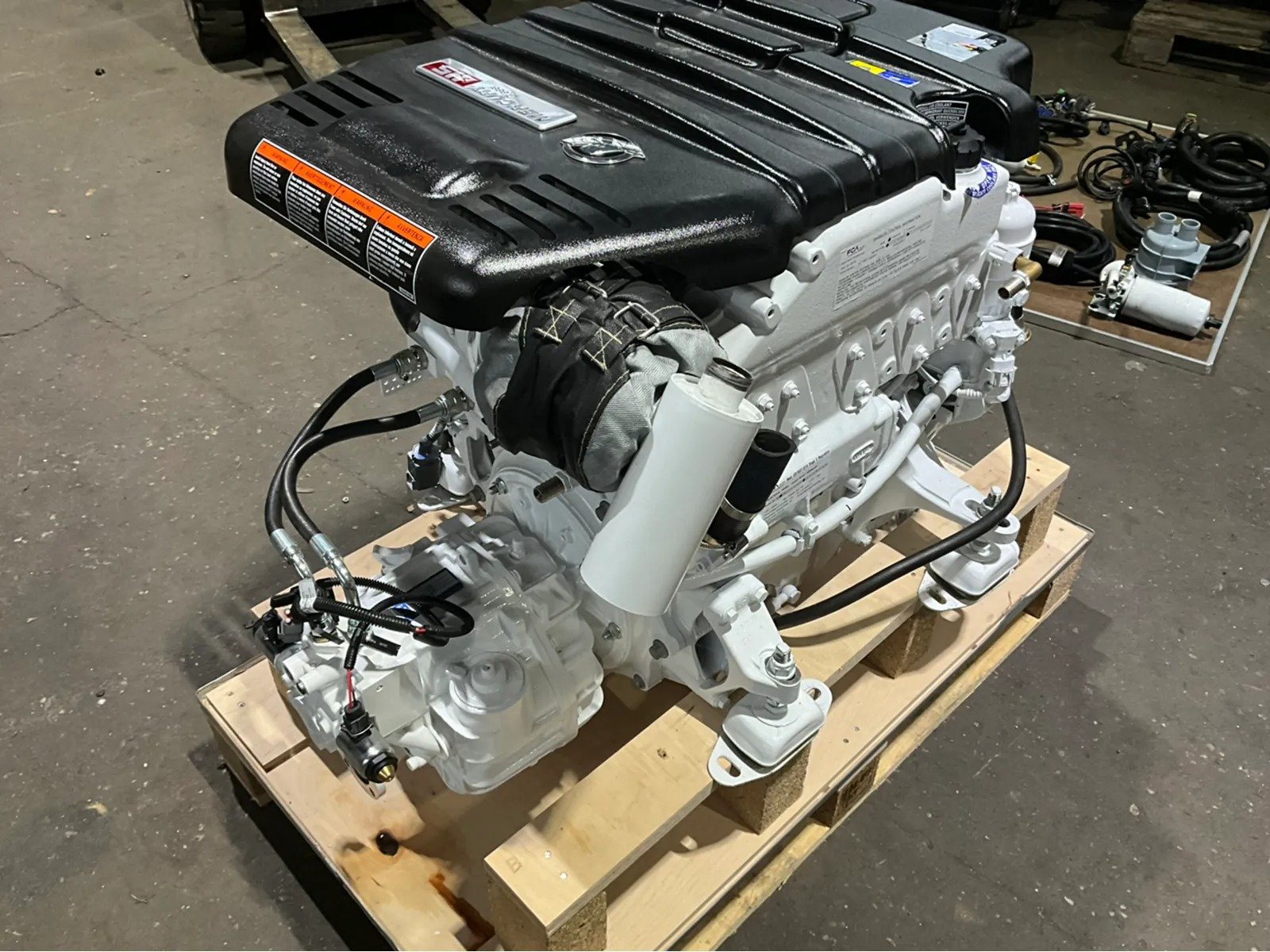 Mercury 115HP 2.0L diesel inboard Engine - Image 4